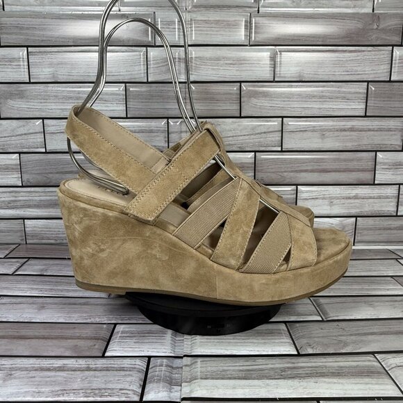 Belle Moda‎ Women's Beige Suede Platform Sandals Shoe Size 7-NEW - Picture 1 of 8